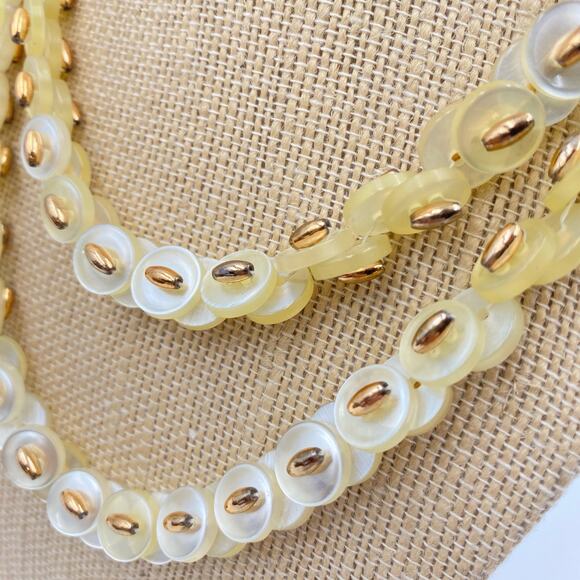 Vintage Chain Link Button Necklace, Light Yellow and Gold Retro Button Necklace - Picture 3 of 9